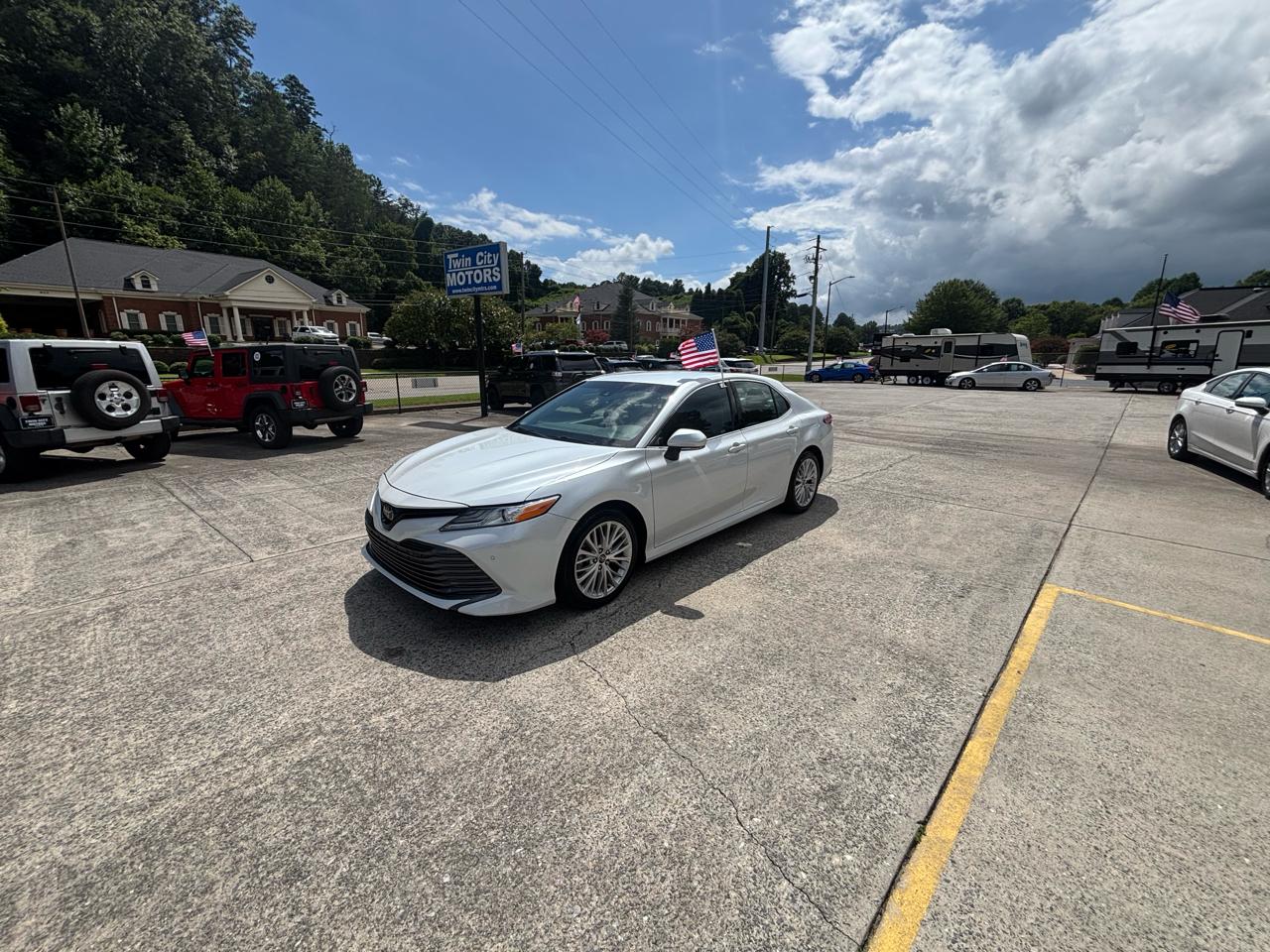 Toyota Camry XLE Auto (Natl) 2018