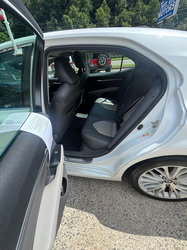 Toyota Camry XLE Auto (Natl) 2018