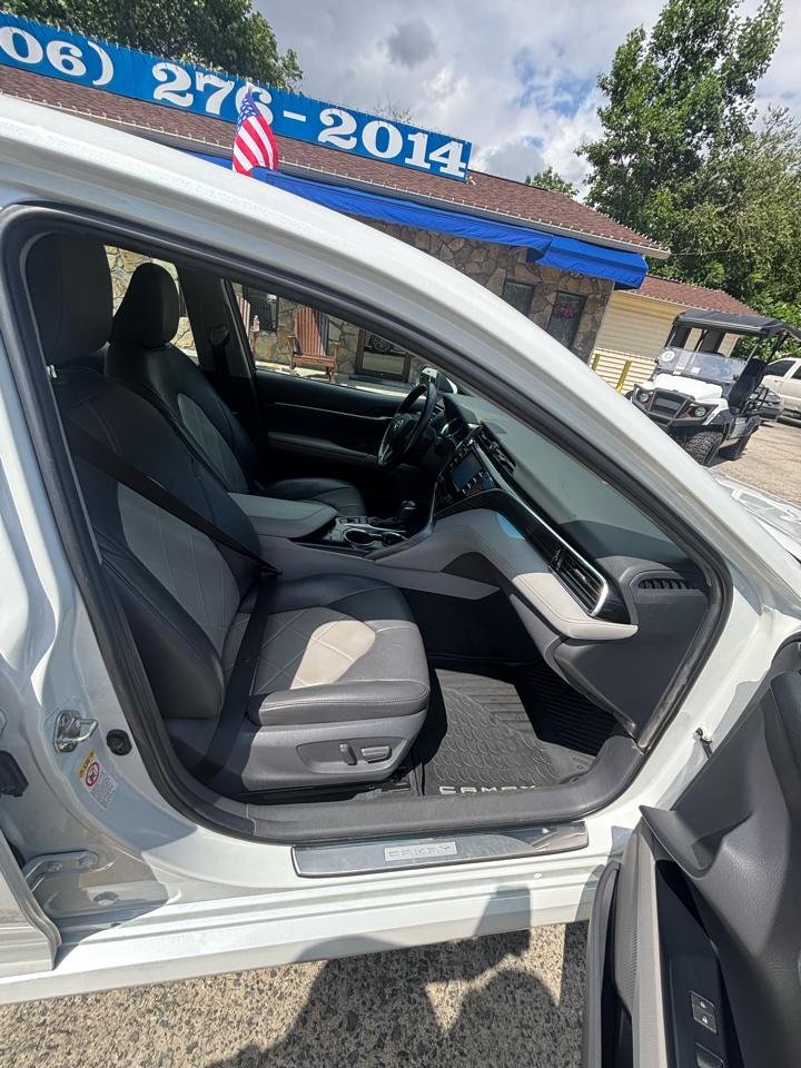 Toyota Camry XLE Auto (Natl) 2018