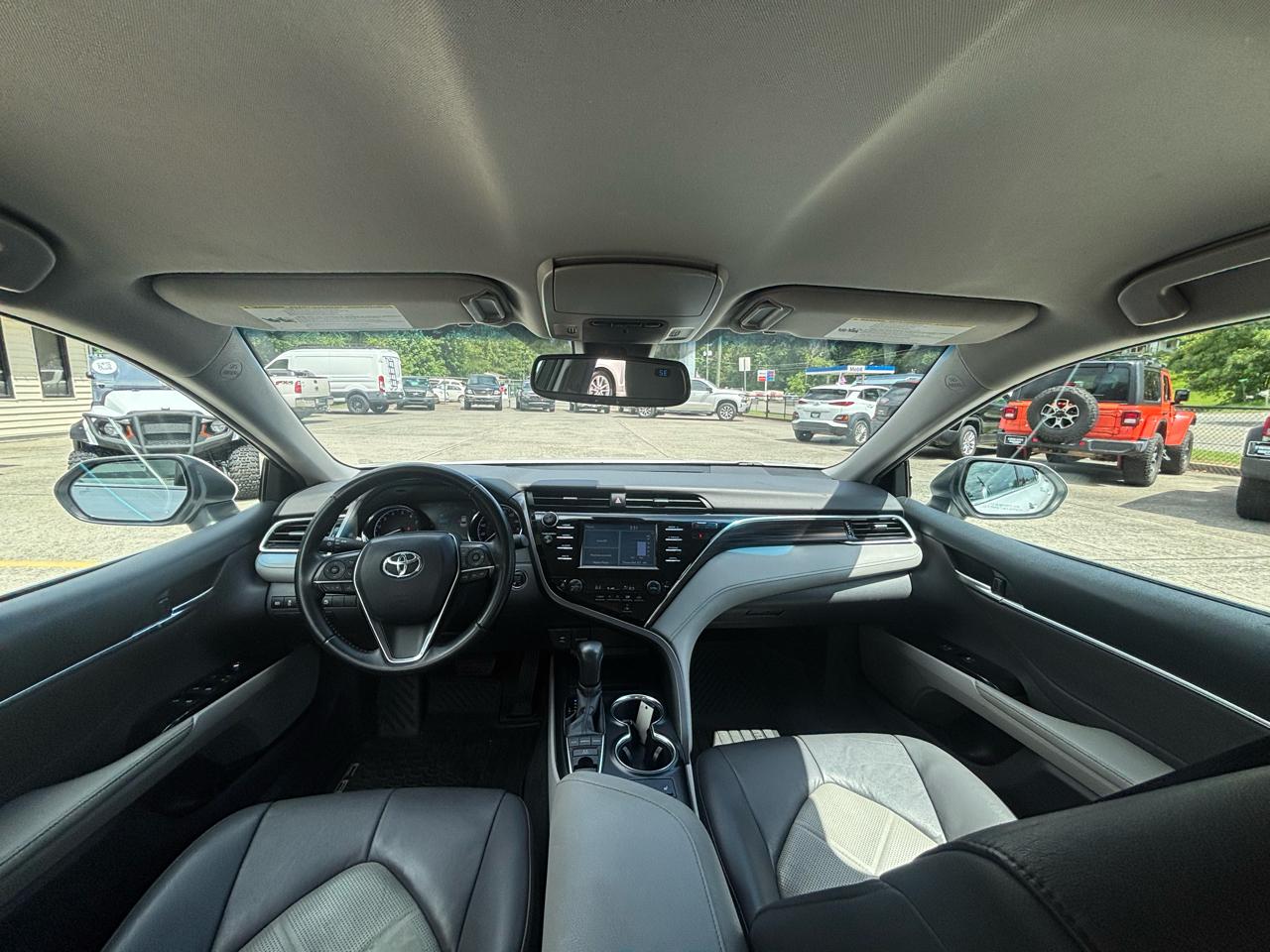 Toyota Camry XLE Auto (Natl) 2018