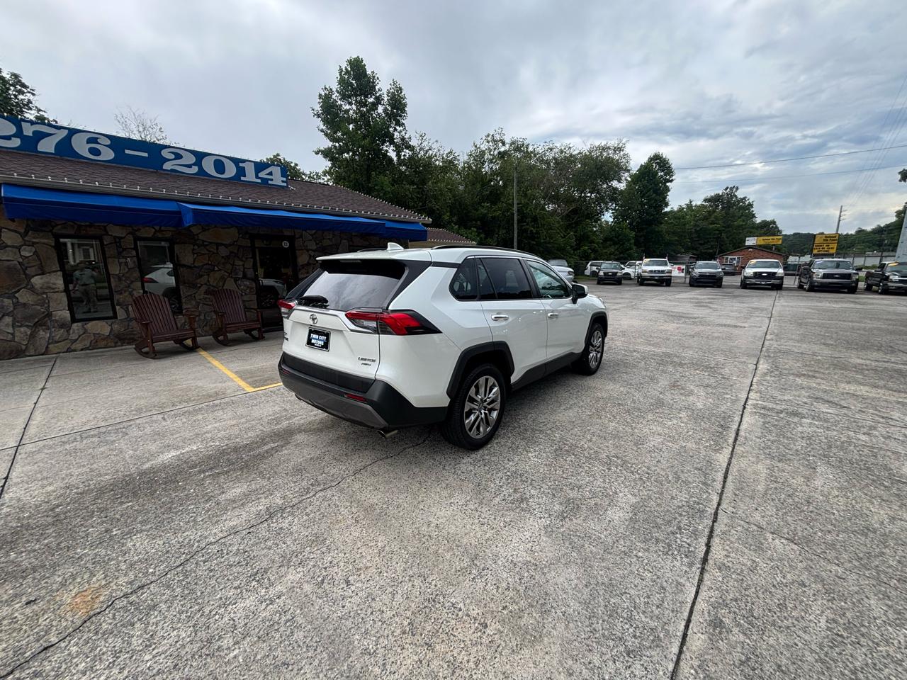 Toyota RAV4 Limited AWD (Natl) 2019