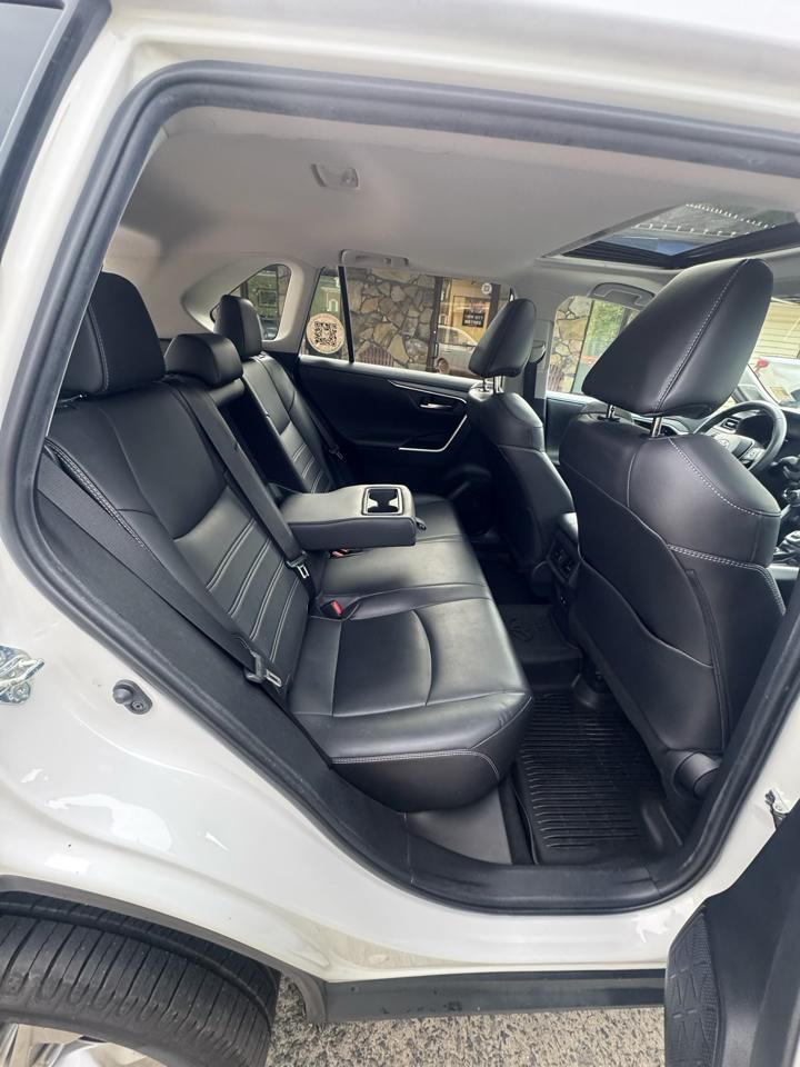 Toyota RAV4 Limited AWD (Natl) 2019