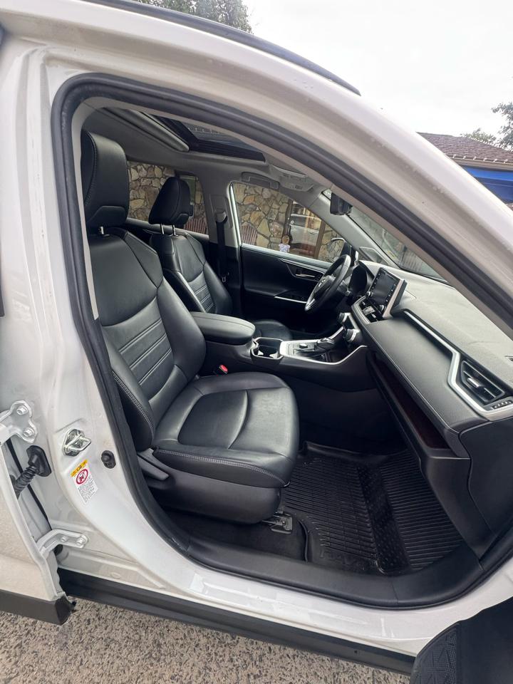Toyota RAV4 Limited AWD (Natl) 2019