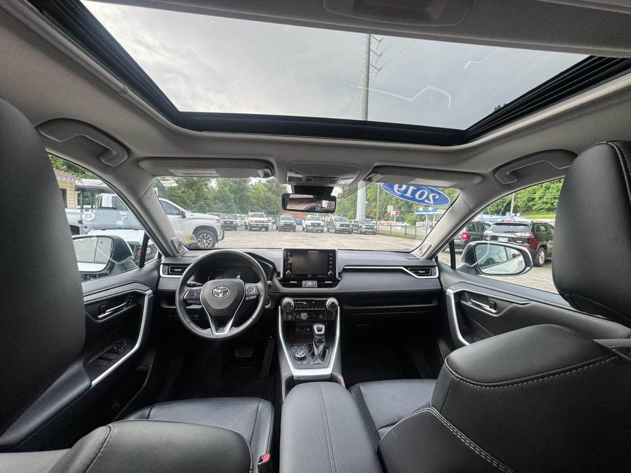 Toyota RAV4 Limited AWD (Natl) 2019