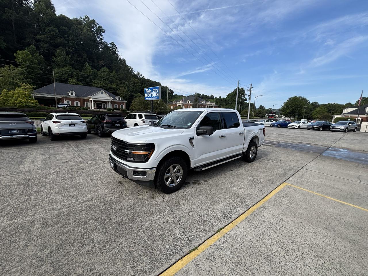 Ford F-150 4WD SuperCrew 145" XLT 2024