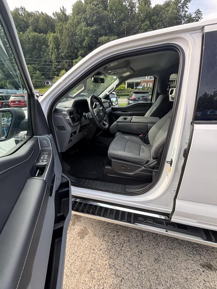 Ford F-150 4WD SuperCrew 145" XLT 2024