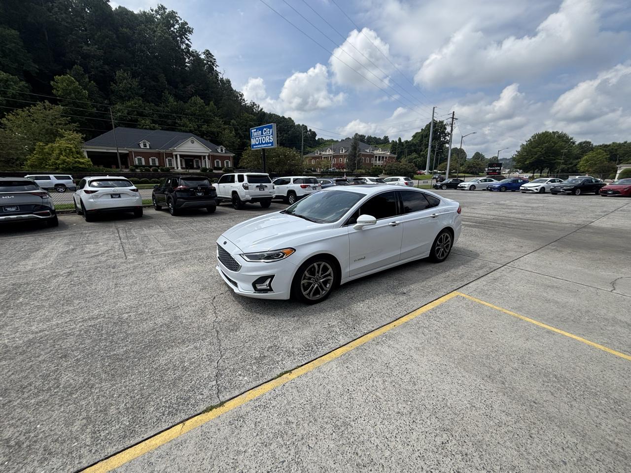 Ford Fusion Hybrid Titanium FWD 2019