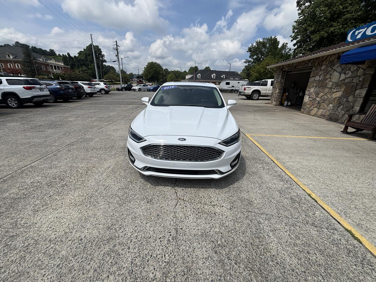 Ford Fusion Hybrid Titanium FWD 2019