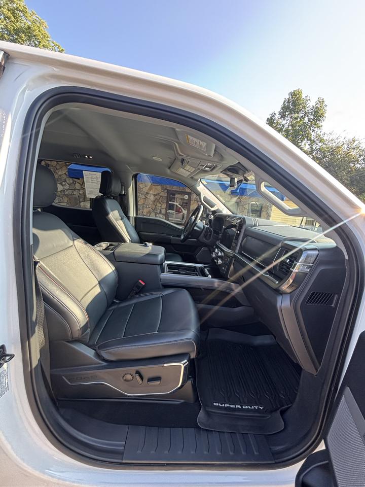 Ford Super Duty F-250 SRW Lariat 4WD Crew Cab 6.75' Box 2024