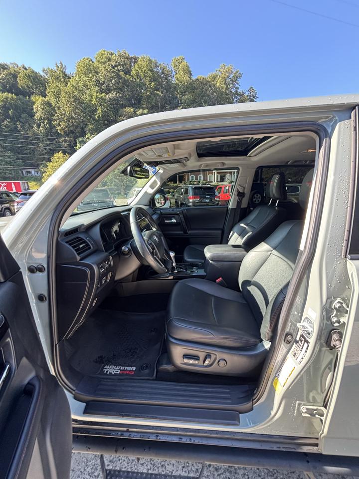 Toyota 4Runner TRD Pro 4WD (Natl) 2021
