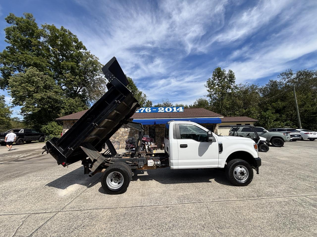 Ford Super Duty F-350 DRW XLT 4WD Reg Cab 145" WB 60" CA 2020
