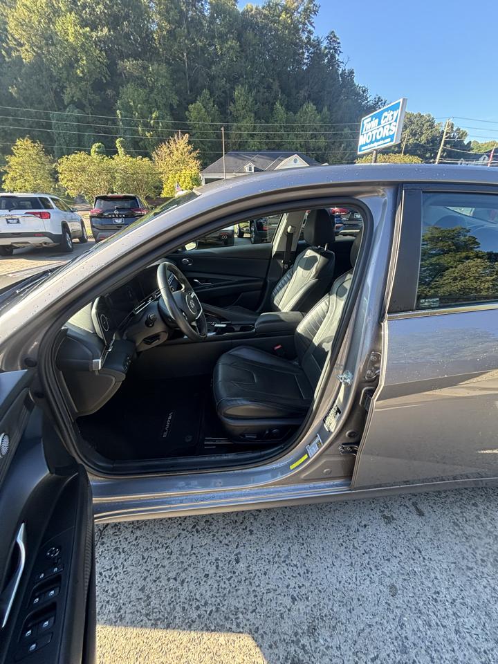Hyundai Elantra Hybrid Limited DCT 2021