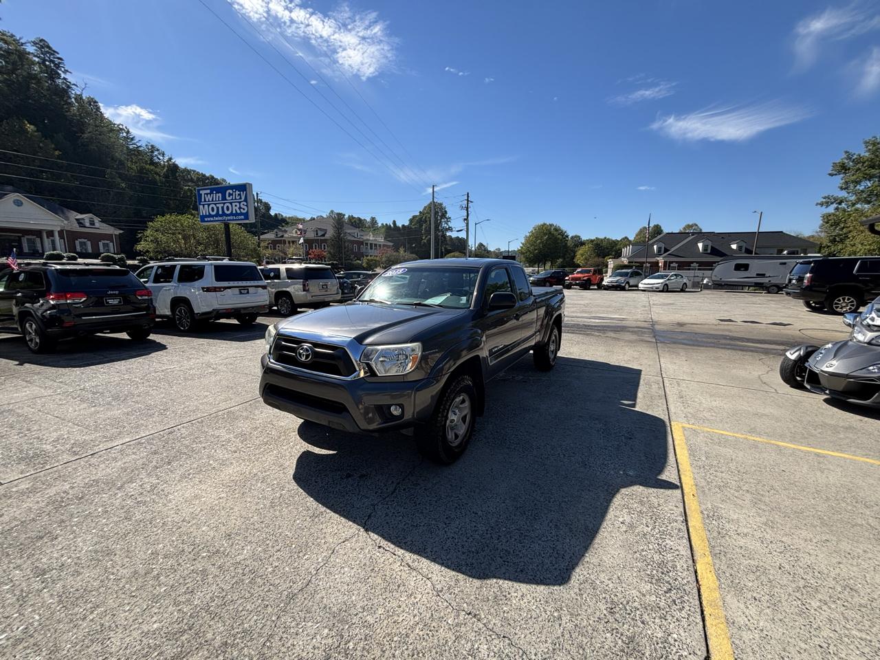 Toyota Tacoma 4WD Access Cab V6 MT (Natl) 2013