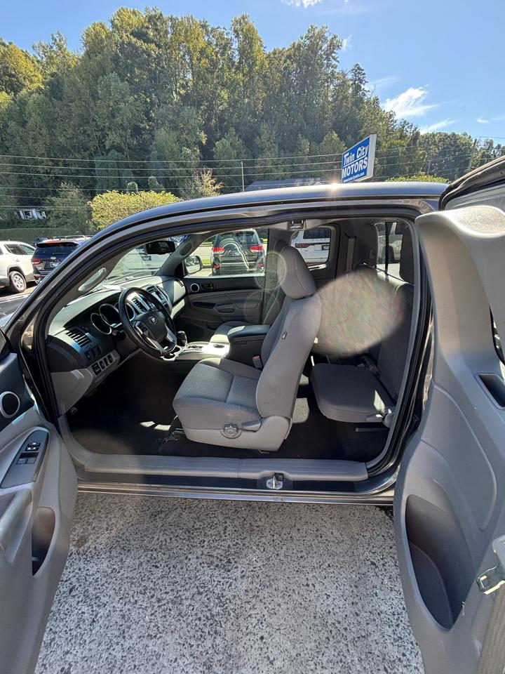 Toyota Tacoma 4WD Access Cab V6 MT (Natl) 2013