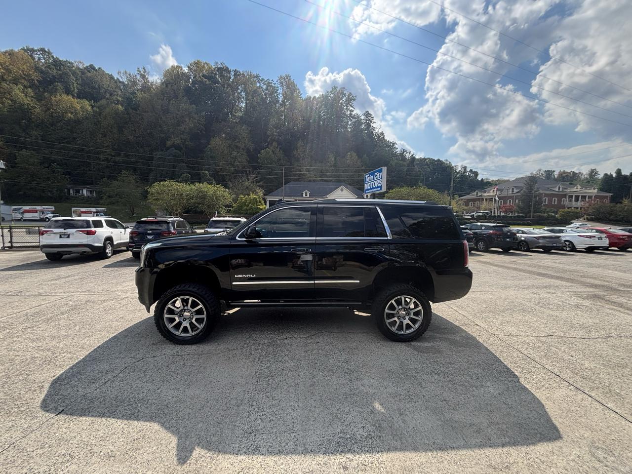 GMC Yukon 4WD 4dr Denali 2018