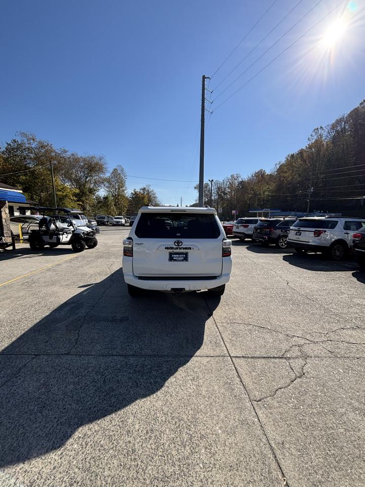Toyota 4Runner 4WD 4dr V6 SR5 (Natl) 2020
