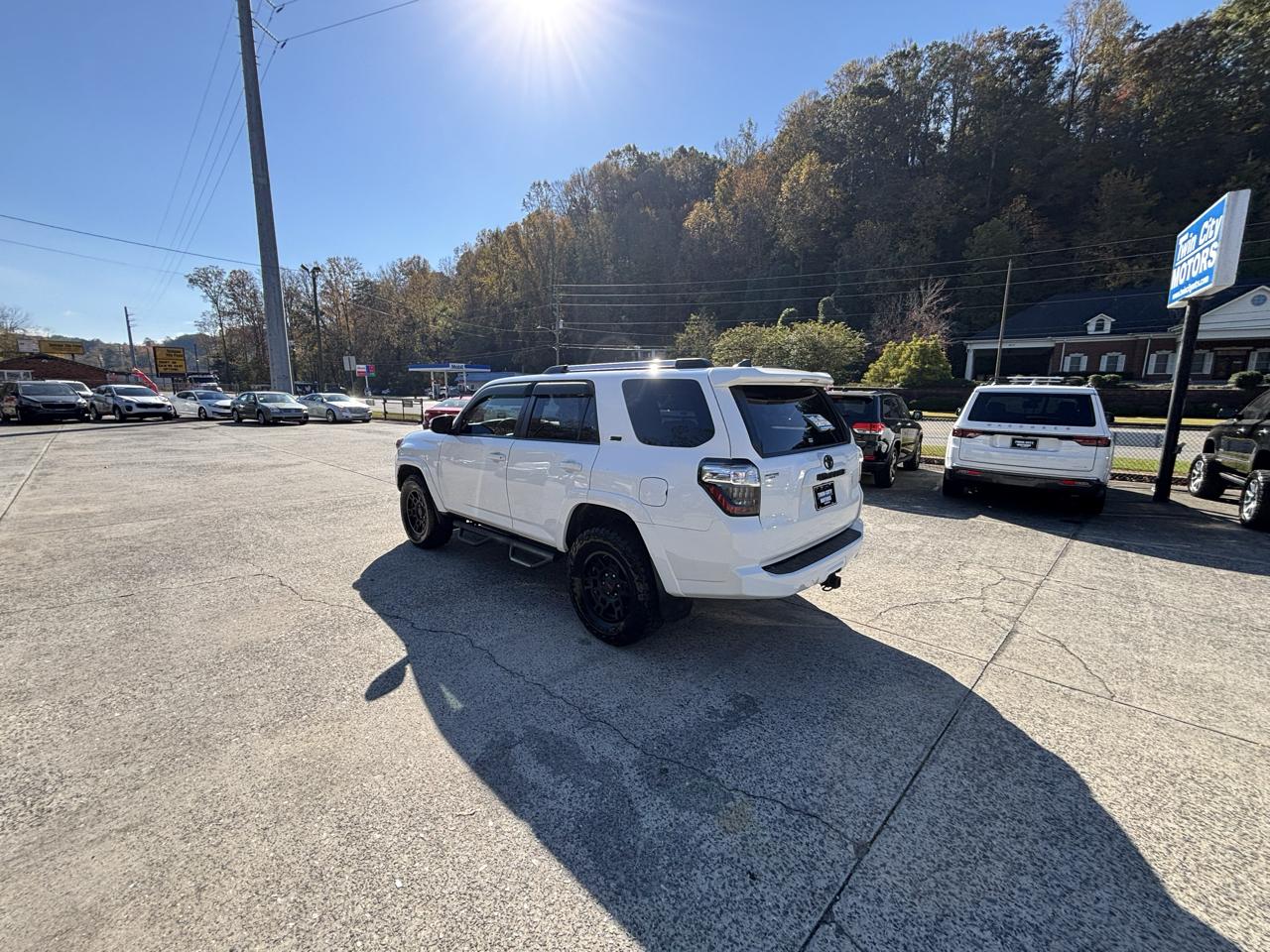 Toyota 4Runner 4WD 4dr V6 SR5 (Natl) 2020