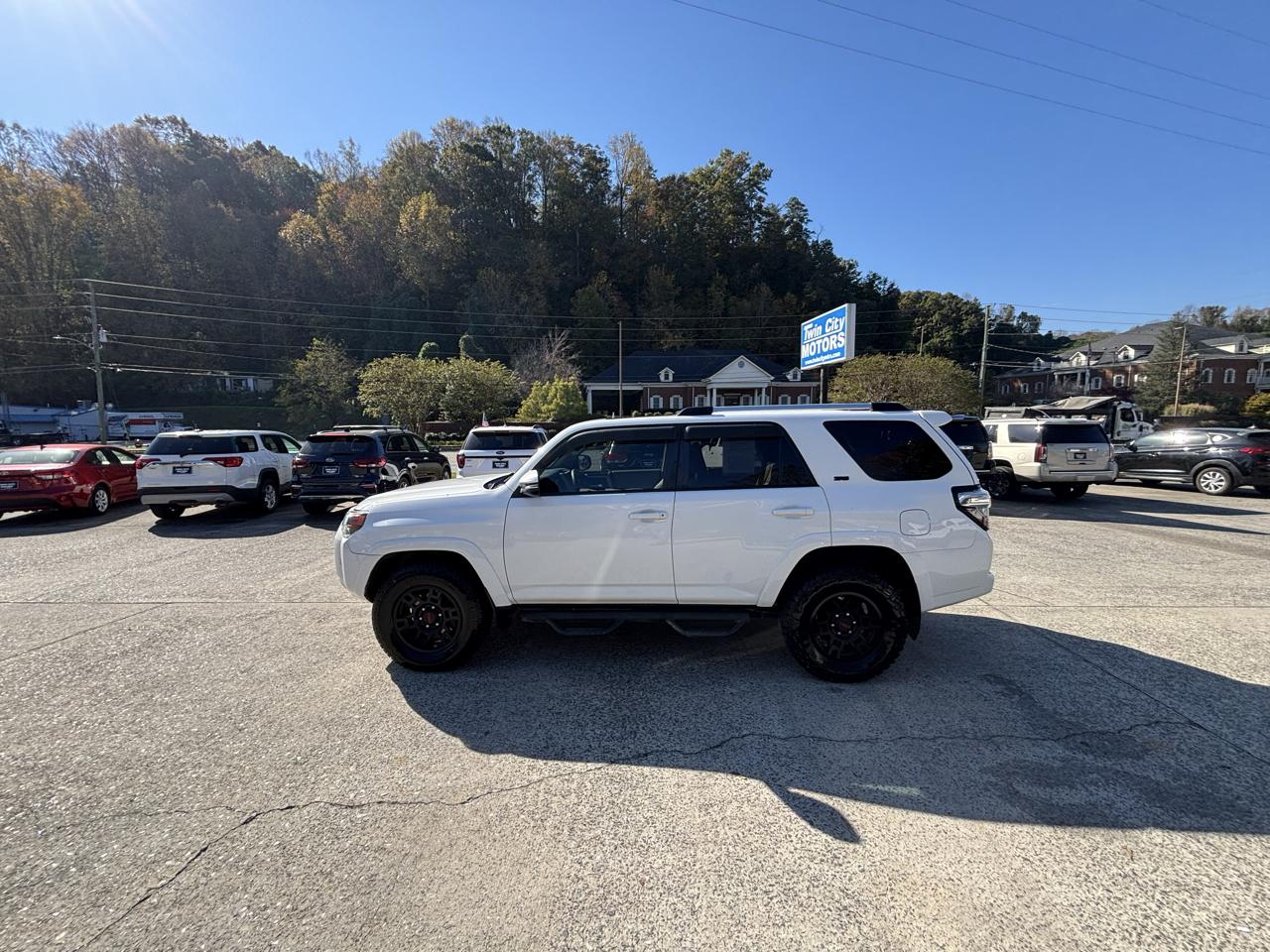 Toyota 4Runner 4WD 4dr V6 SR5 (Natl) 2020