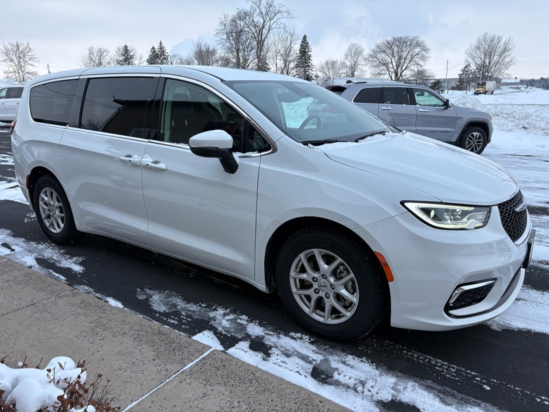 Chrysler Pacifica Touring L 2023
