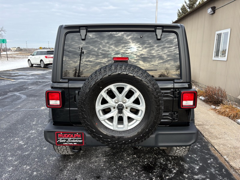 Jeep Wrangler Unlimited Sport 2023