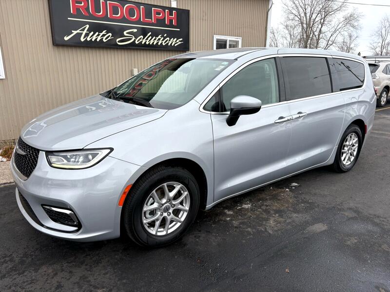 Chrysler Pacifica Touring L 2023