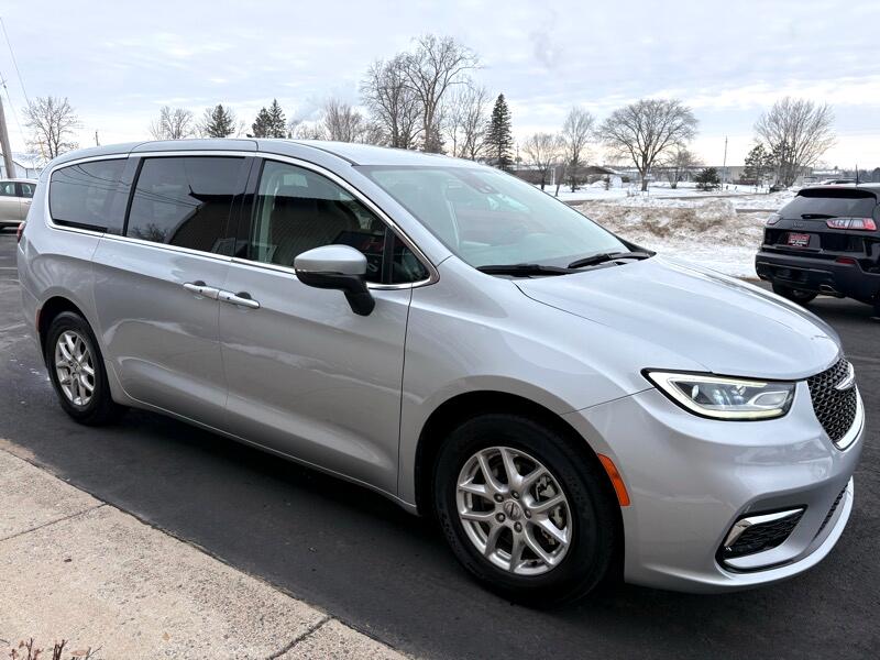Chrysler Pacifica Touring L 2023
