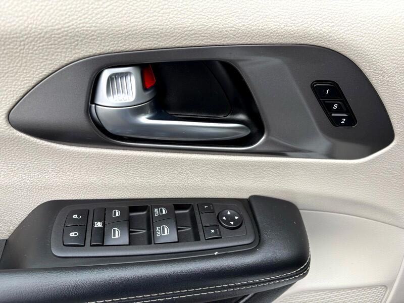 Chrysler Pacifica Touring L 2023