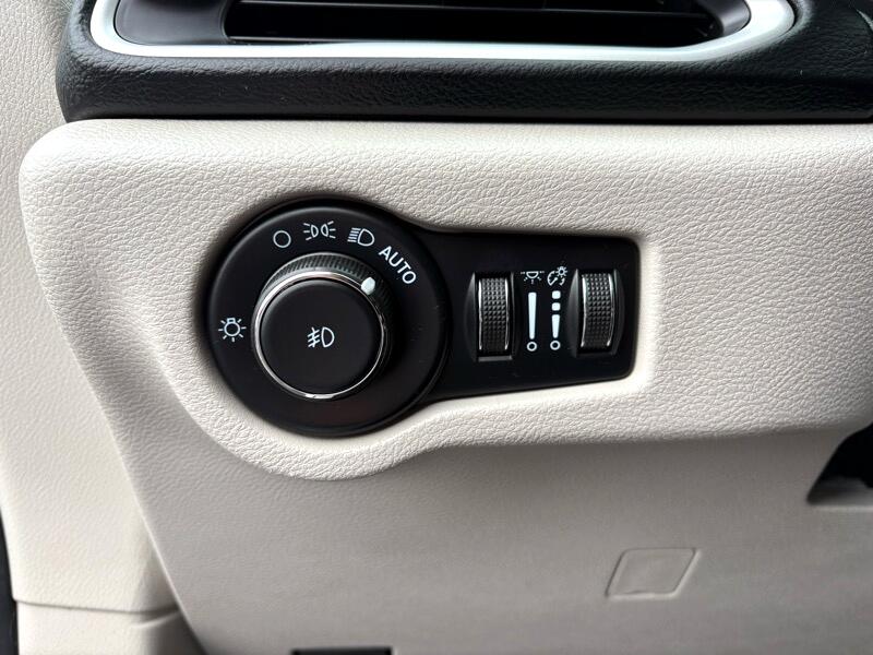 Chrysler Pacifica Touring L 2023