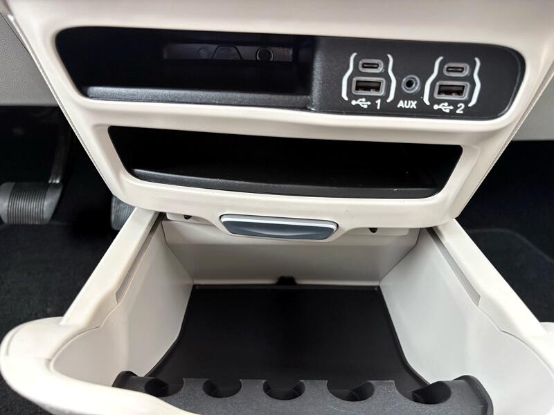 Chrysler Pacifica Touring L 2023