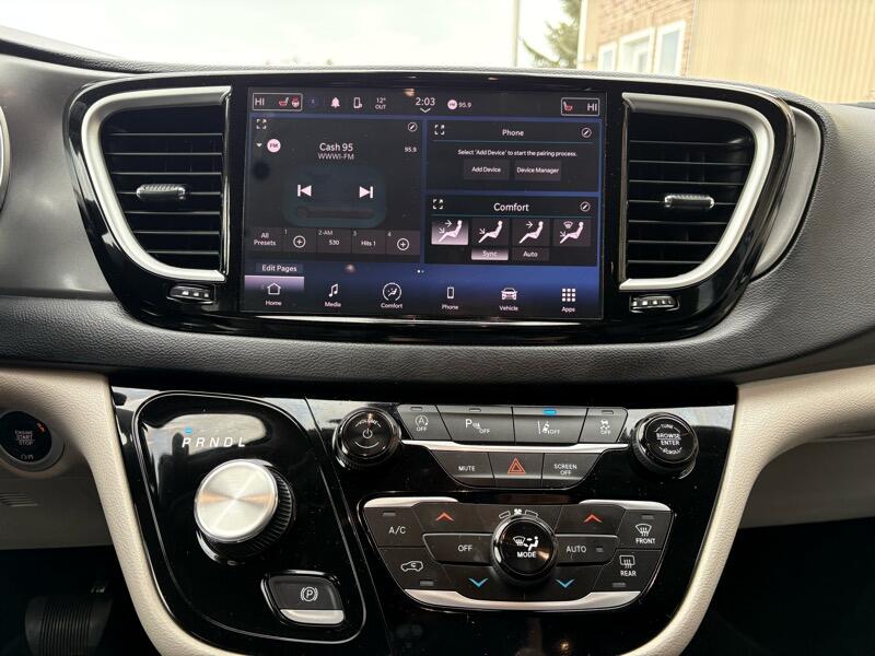 Chrysler Pacifica Touring L 2023