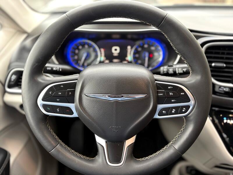 Chrysler Pacifica Touring L 2023