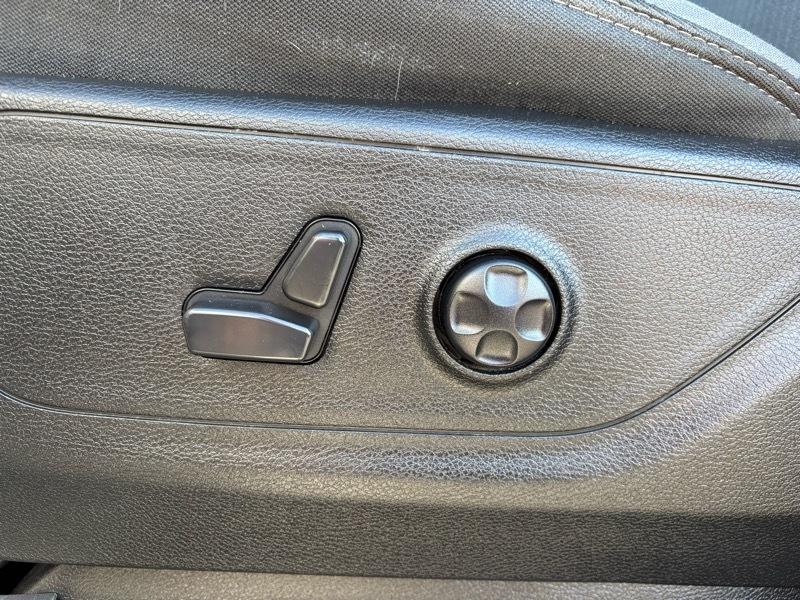 RAM 1500 Big Horn Crew Cab SWB 4WD 2021