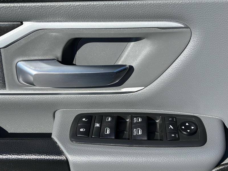 RAM 1500 Big Horn Crew Cab SWB 4WD 2021