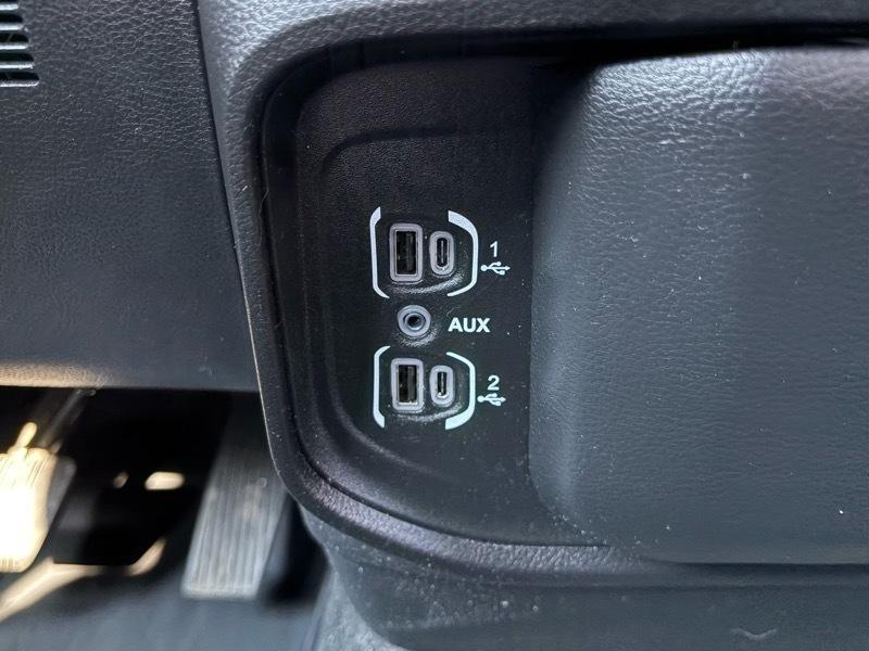 RAM 1500 Big Horn Crew Cab SWB 4WD 2021