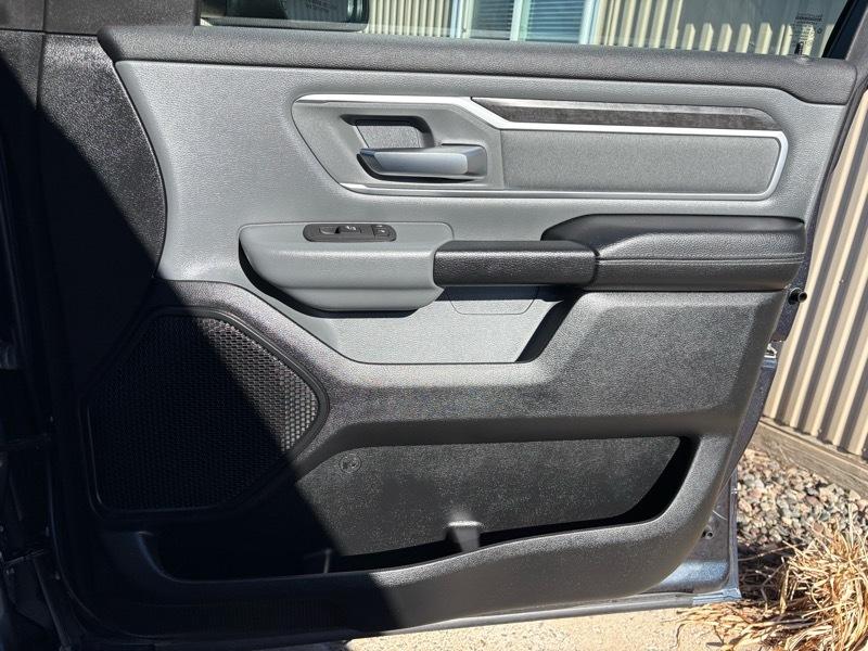 RAM 1500 Big Horn Crew Cab SWB 4WD 2021