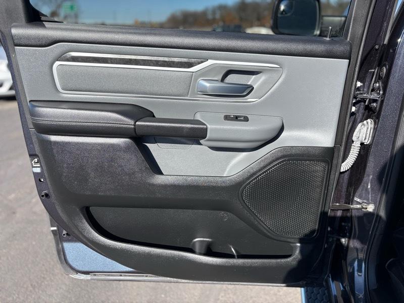 RAM 1500 Big Horn Crew Cab SWB 4WD 2021