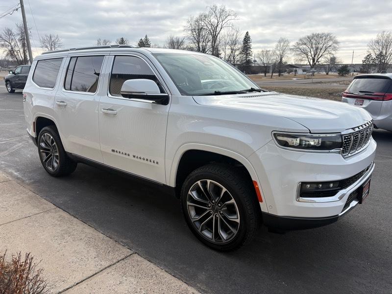 Jeep Grand Wagoneer Series III 4WD 2022