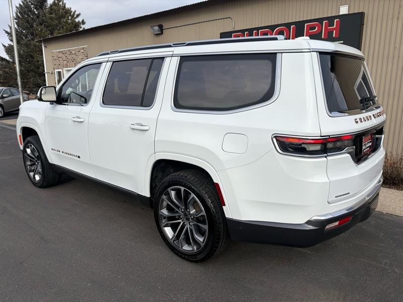 Jeep Grand Wagoneer Series III 4WD 2022