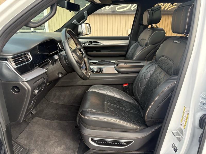 Jeep Grand Wagoneer Series III 4WD 2022