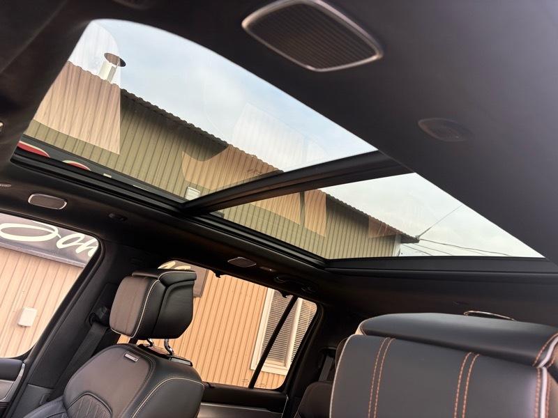 Jeep Grand Wagoneer Series III 4WD 2022