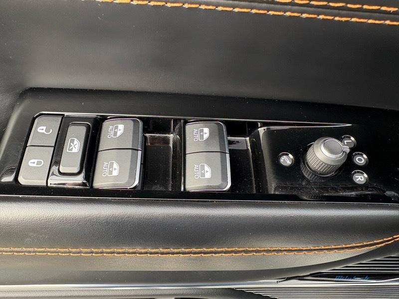 Jeep Grand Wagoneer Series III 4WD 2022