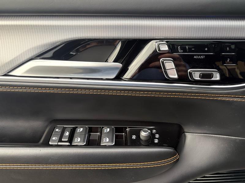 Jeep Grand Wagoneer Series III 4WD 2022