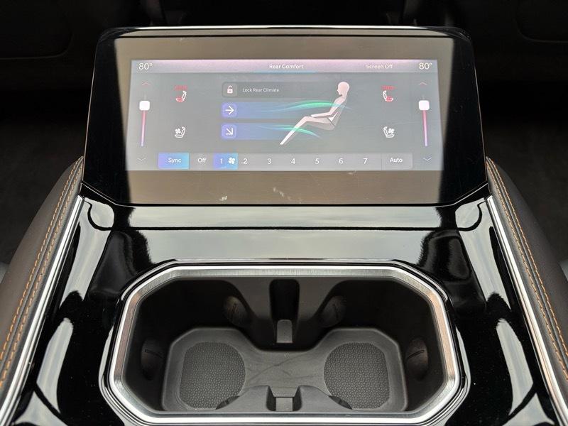 Jeep Grand Wagoneer Series III 4WD 2022