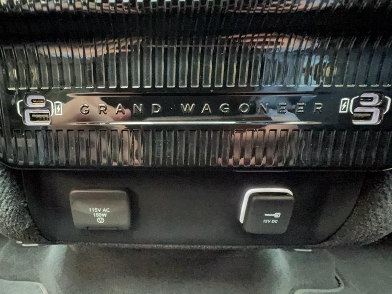 Jeep Grand Wagoneer Series III 4WD 2022