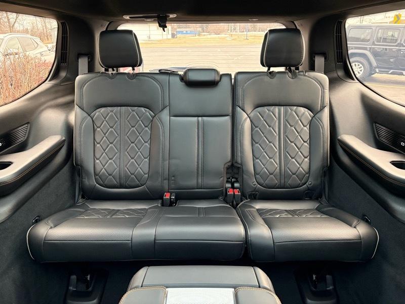 Jeep Grand Wagoneer Series III 4WD 2022