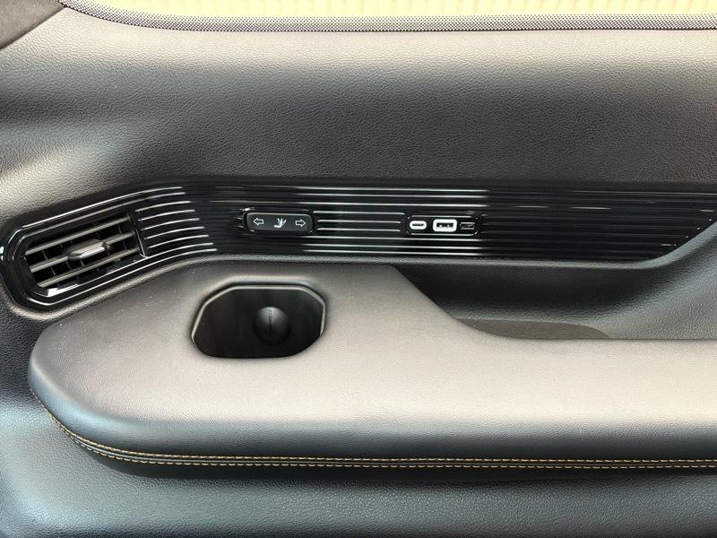 Jeep Grand Wagoneer Series III 4WD 2022