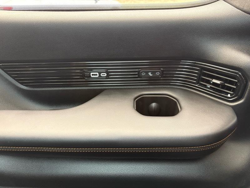 Jeep Grand Wagoneer Series III 4WD 2022