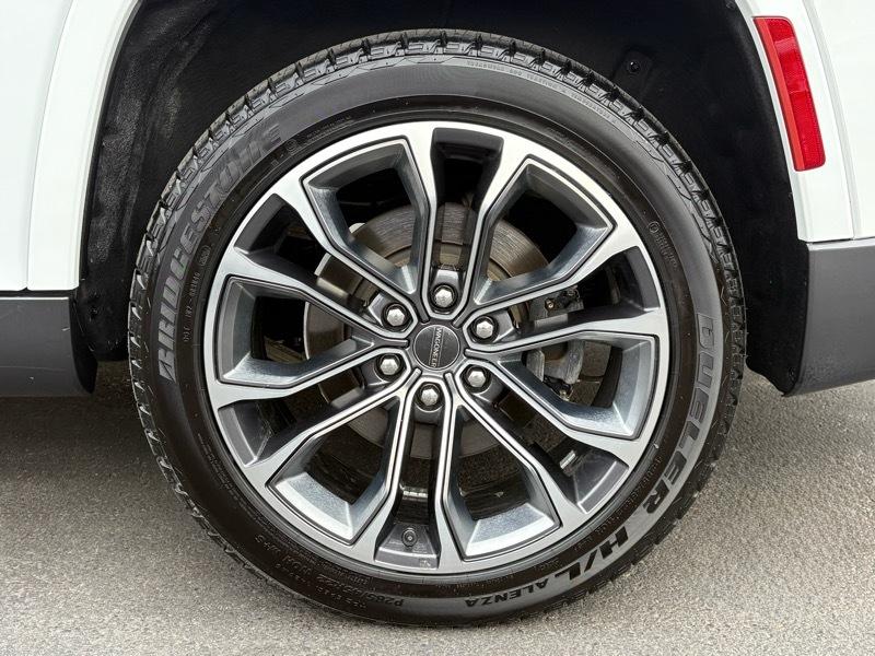 Jeep Grand Wagoneer Series III 4WD 2022