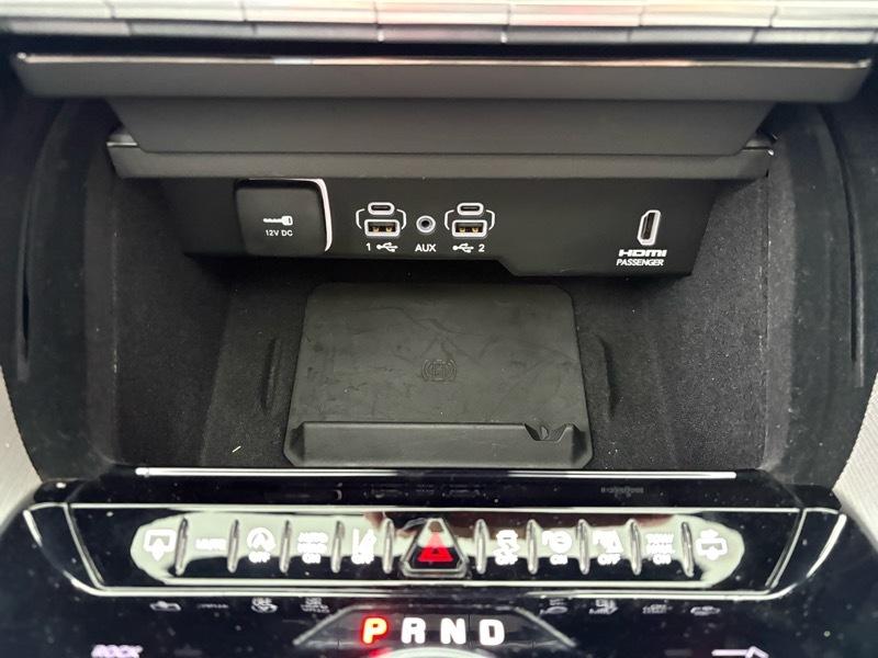 Jeep Grand Wagoneer Series III 4WD 2022