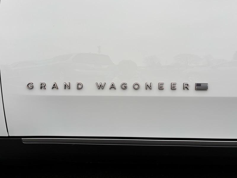 Jeep Grand Wagoneer Series III 4WD 2022